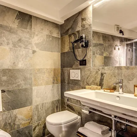 Hotel Fh *