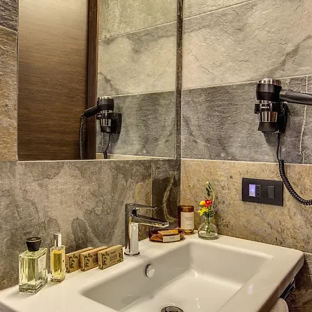Hotel Fh *